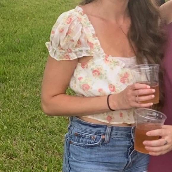 Floral Off-Shoulder Top - Picture 4 of 4